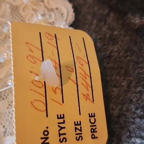 Vintage Victorian wedding gown NWT size 10 long train sold as is - Picture 8 of 13